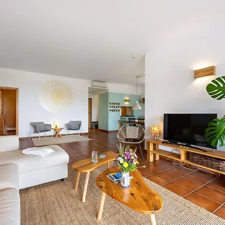 Apartment Spacious With Sea View *