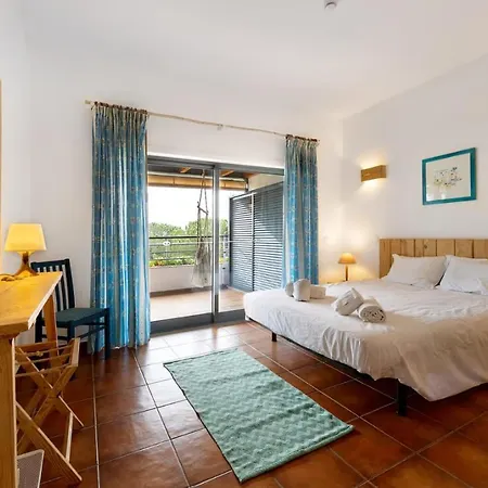 Spacious With Sea View Apartament *